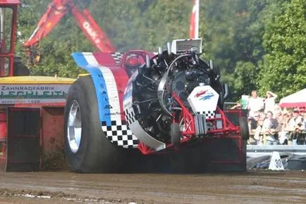 Tractor tragere cursa nebun pe tractoare 10.000 hp