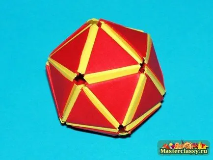 A háromszög alakú modul kusudama