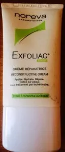 Moisturizer crema de vindecare noreva exfoliac pentru pielea iritată și suprauscată