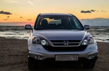 Избор и промяна на маслото на двигателя в двигателя Honda CR-V на снимки и видеоклипове