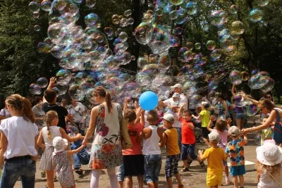 Krasnodar a mers ecofestival - Aviary, a organizat o organizație caritabilă - albastru