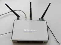 Revenind la OpenWRT său firmware-ul nativ exemplul tp-link tl-WR1043ND printr-o interfață de router