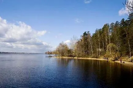 Язовир Pirogovskoe преглед на плажове, риболов функции