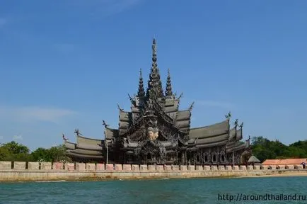 Temple of Truth (a szentély az igazság) - a legnagyobb, fából készült templom a világon található Pattaya -