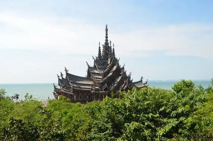 Temple of Truth (a szentély az igazság) - a legnagyobb, fából készült templom a világon található Pattaya -