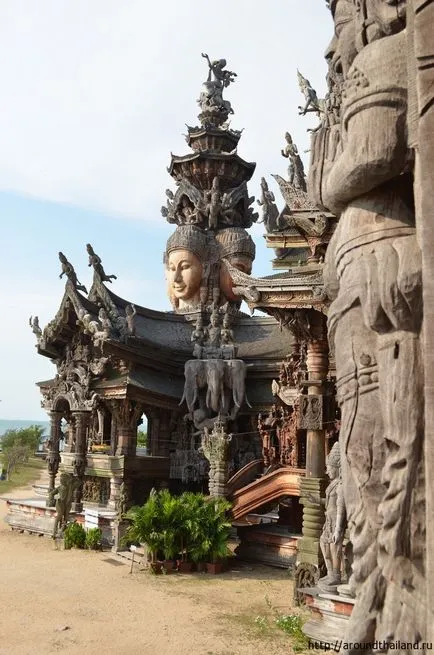 Temple of Truth (a szentély az igazság) - a legnagyobb, fából készült templom a világon található Pattaya -