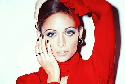 Fényes smink Nicole Richie