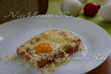 Бъркани яйца с хляба, рецептата за закуска