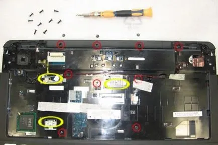 Înlocuirea bateriei pe OCP Acer Aspire 5334 laptop