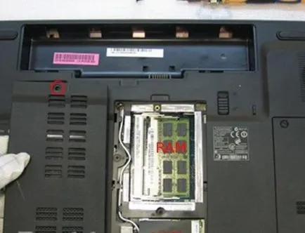 Înlocuirea bateriei pe OCP Acer Aspire 5334 laptop