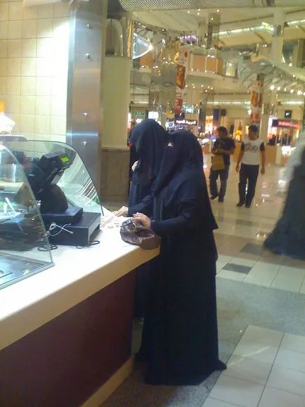 În spatele cortinei de islamice moda Arabia Saudita, Islam, hijab, niqab, chador, codul vestimentar