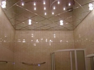 plafon oglindit în baie alege materiale practice