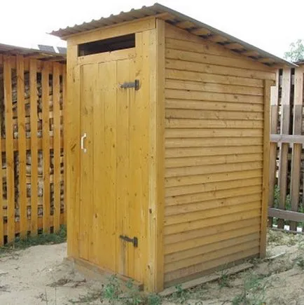 cabana acoperiș WC cum să construiască cu propriile lor mâini