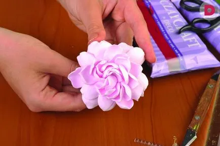 Virág készült polimer agyag kezük Mesterkurzus fotókkal és video tutorials