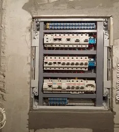 Un electrician în apartament la cheie, cu o garantie de 5 ani (București și Mo)