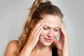 Fejfájás és hányinger - az okok és tünetek a veszély