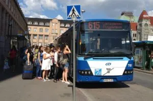 Cum se ajunge de la aeroport la Helsinki Vantaa și înapoi