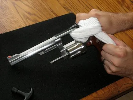 Как да се почисти револвера