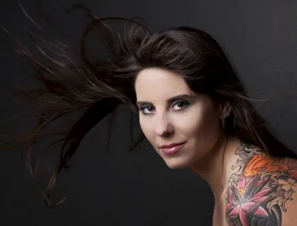 Колко различен татуировки върху здравето на видео жените