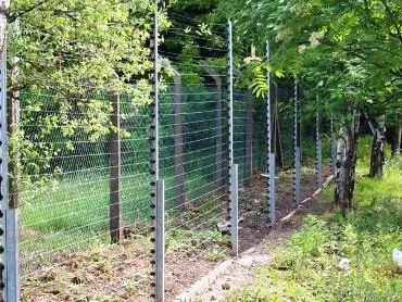Как да си направим електрически (д) на оградата за котки, кучета и други животни