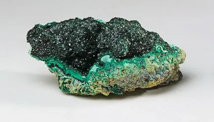 Ural Drága kövek, féldrágakövek nyílik a képek, milyen ásványi anyagokat bányásznak a régióban