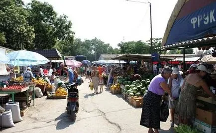 Colhoz (central) piață Eupatoria