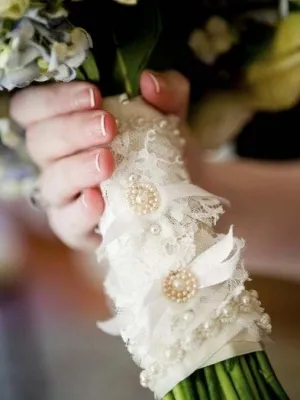 Lace в украсата на сватба букет
