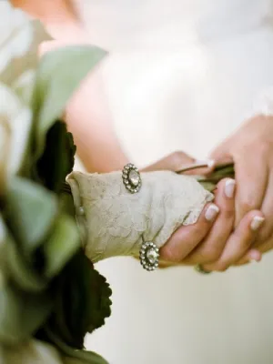 Lace в украсата на сватба букет