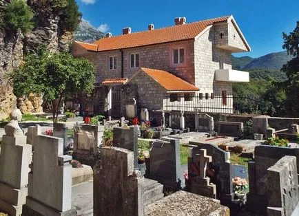 Savina kolostor, Manastir Savina