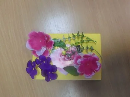 carte poștală vrac cu mâinile lor 8 martie, în tehnica florale colaj