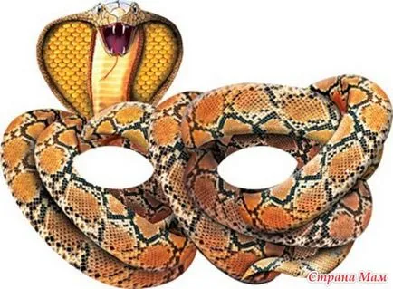 Маски правят змии с ръцете си