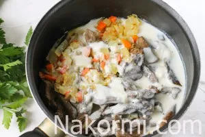 Máj Stroganoff, mind az óvodában recept egy fotó