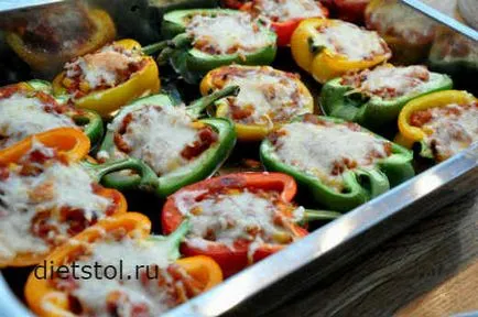 Peppers пълнени с пилешко месо и ориз