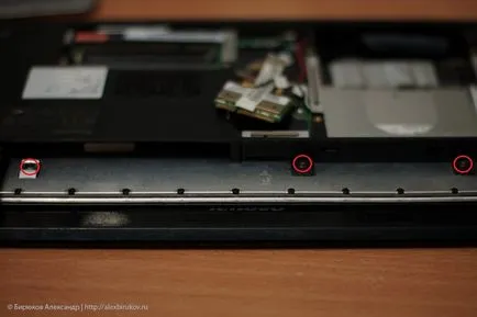 Dezasamblarea și repararea IdeaPad netbook lenovo s10-3