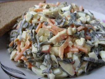 Saláták krutonnal ízletes, szokatlan, kiadós