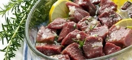 Frigarui de carne de vită - retete marinata cu kiwi, otet, iaurt si sos de soia