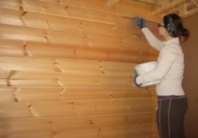 Шлифоване и боядисване на дървена къща - строителни работи цени