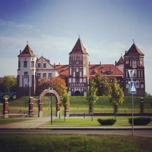 Mir Castelul Belarus - o fotografie, adresa, orele de deschidere