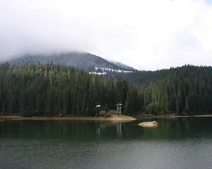 Synevir lac ukrmedtur - vouchere pentru sanatorii din Ucraina