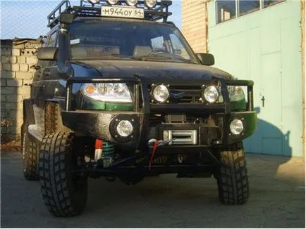 Modern tuning autó UAZ Patriot minden ízét