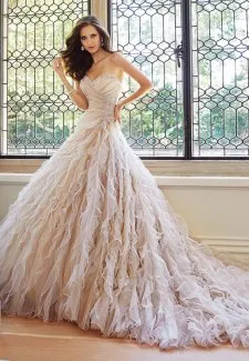 Rochii de mireasa Sophia Tolli