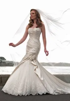 Rochii de mireasa Sophia Tolli