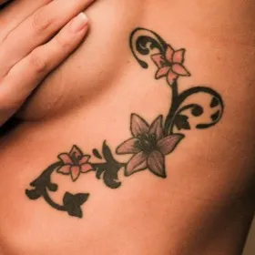 Lily tetoválás értelmében - a szó egy szimbólum, a lányok és fiúk