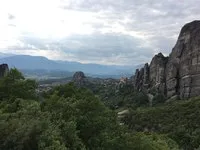 Meteora - hol található, és hogyan éri el, megtekintését és állványok, étel és szuvenírek