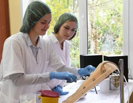 București, știri, a început un proiect de vară - o școală de tineri chirurg
