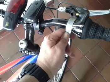 Instalarea de oglinzi suplimentare pe bicicleta