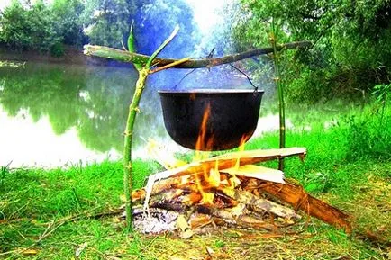 Fül ponty, hogyan kell főzni levest tábortűz vagy a tűzhely otthon