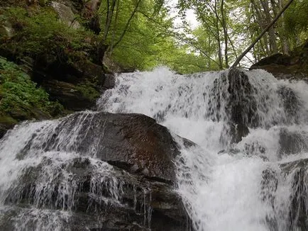 crampoane Cascada - un adevarat miracol al naturii Carpatilor