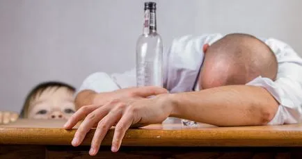 Alkoholmérgezés és másnaposság okozza, tünetei, hogyan lehet megakadályozni