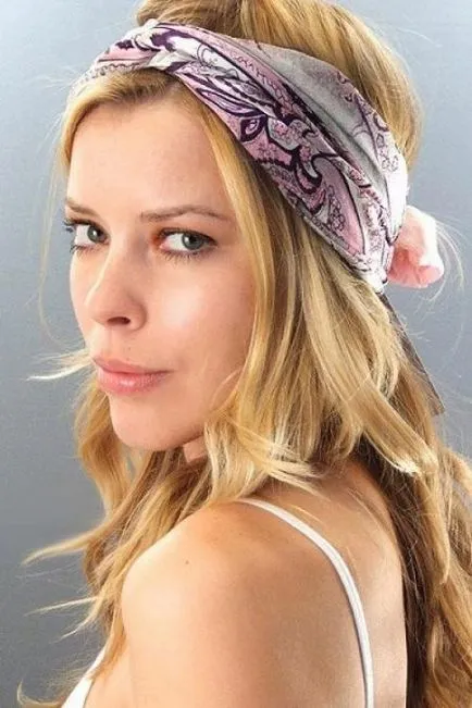 Fața bandana (96 poze) pe capul de sex masculin și feminin, bandană, fular, pe femei, pe gât, o eșarfă,